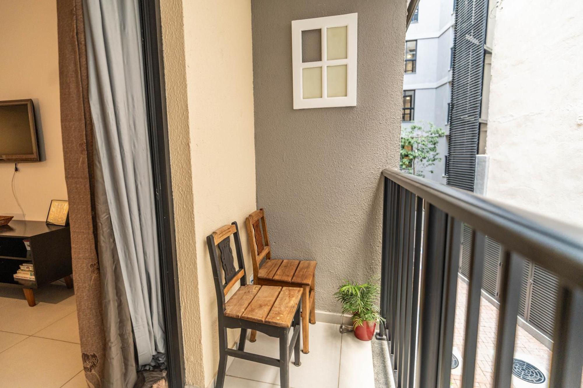 Charles Rio Incrivel Appartement